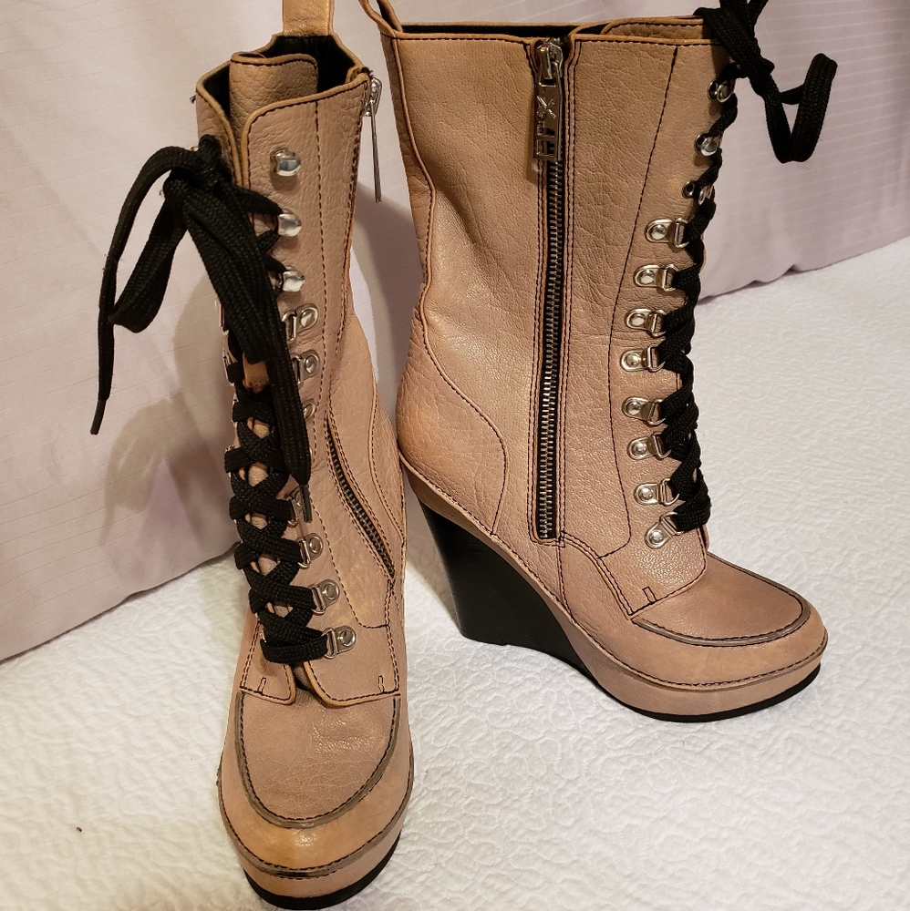 EUC Donald Pliner boots